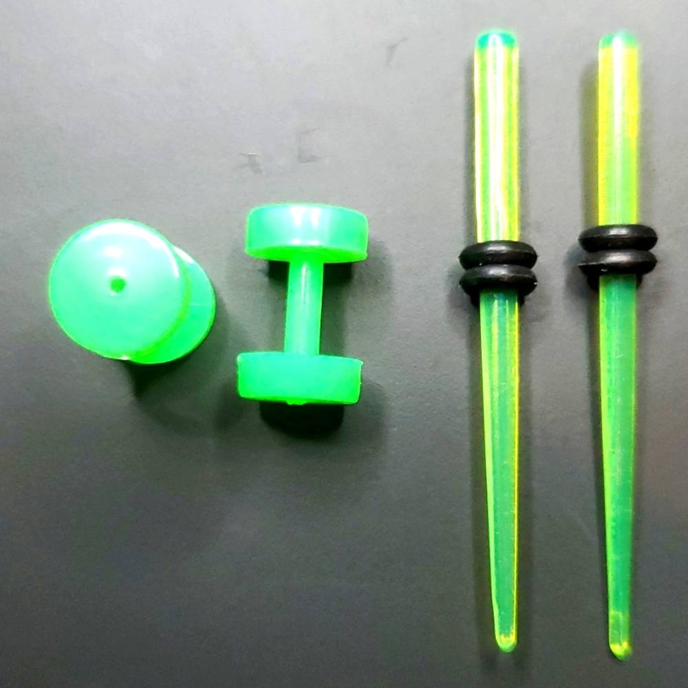 Tapers green Translucent, green ear plugs  body piercing  12 gauge = 2mm
